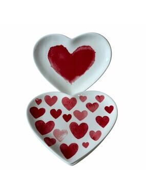 4pc Maxcera Valentine Heart Shaped Appetizer Plates 7in Ceramic Red White XO NEW